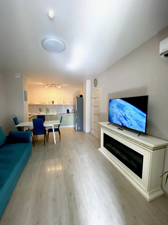 Семейная квартира с бассейнами