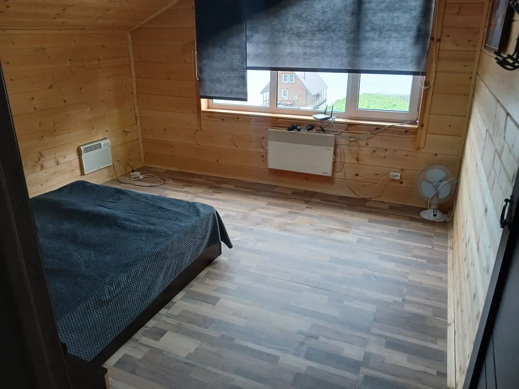 Сказочный плавучий домик в Ладожской шхере на воде