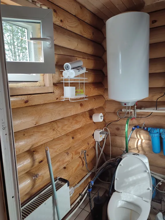 Дом с баней в лесу возле храма и озера