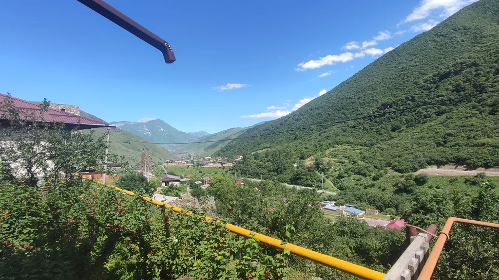 Коттедж с видом на горы и горную речку