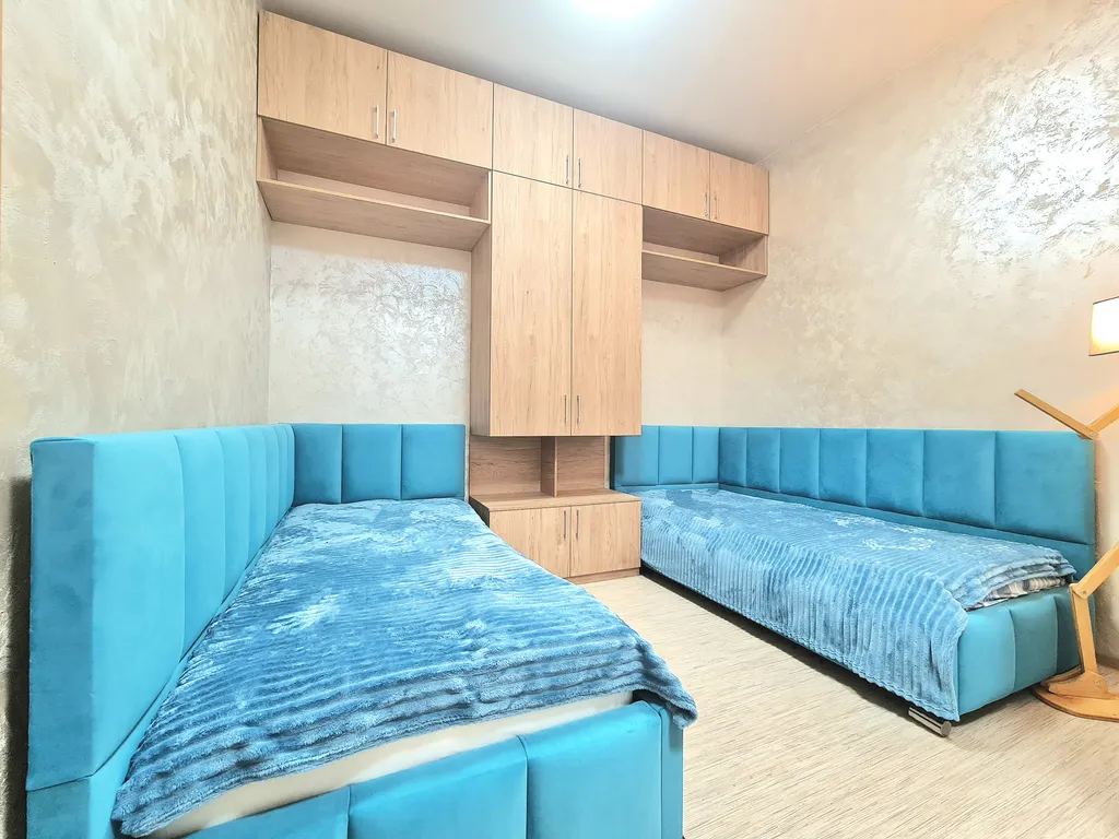 Зелёный уголок у моря