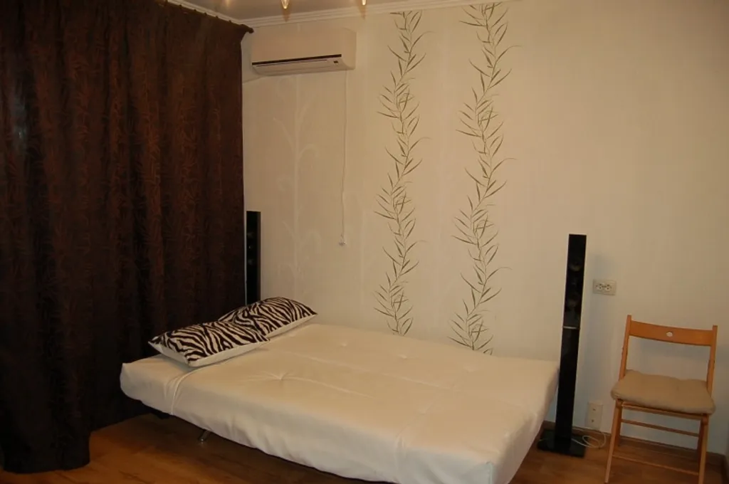 Однокомнатная квартира (гостинка) в центре