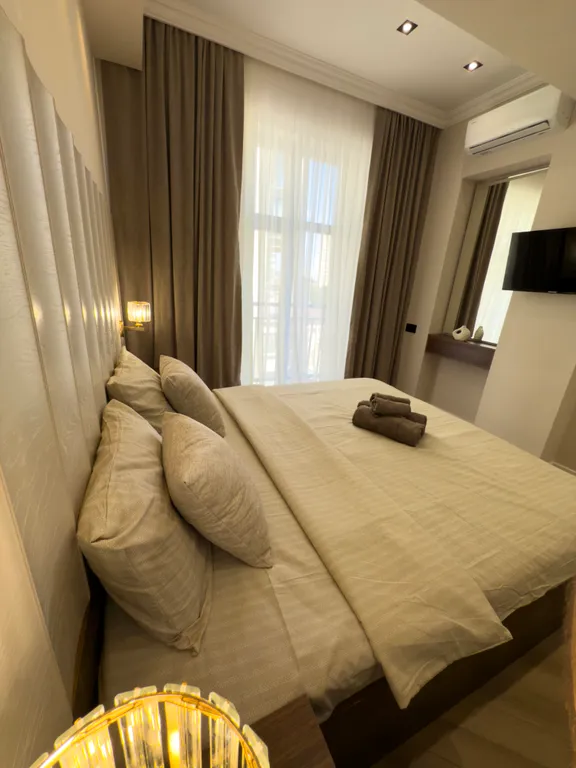 Monna Lisa Apartment on 28 may