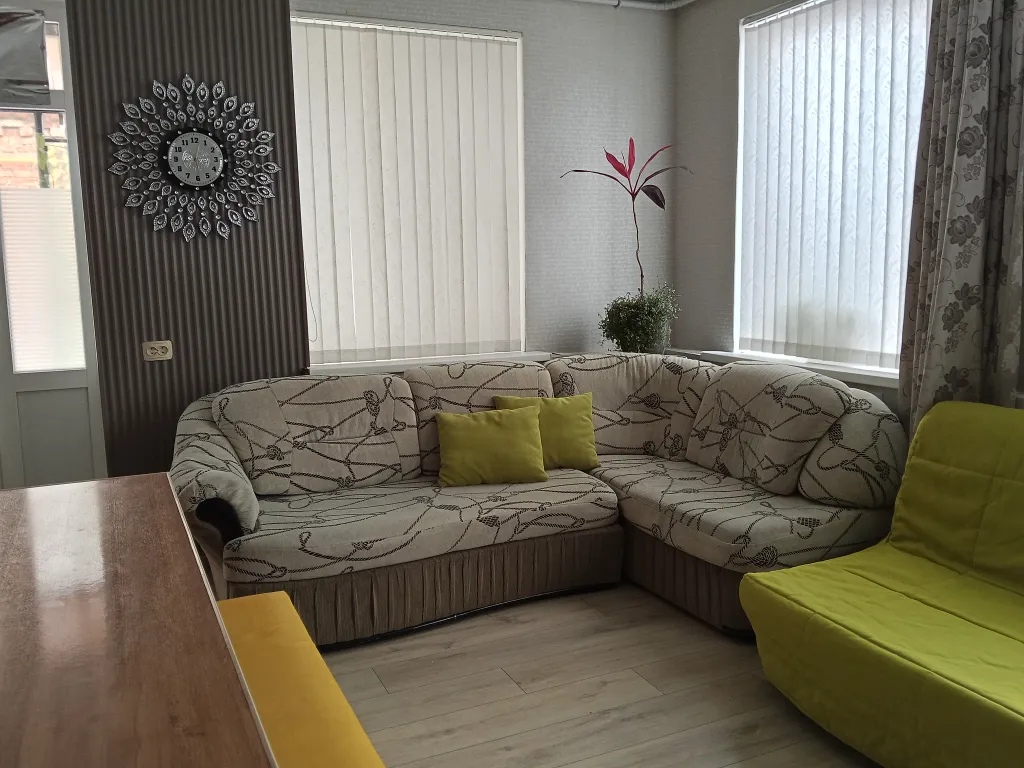 Уютная квартира на главной улице города — аренда посуточно в Зеленокумск