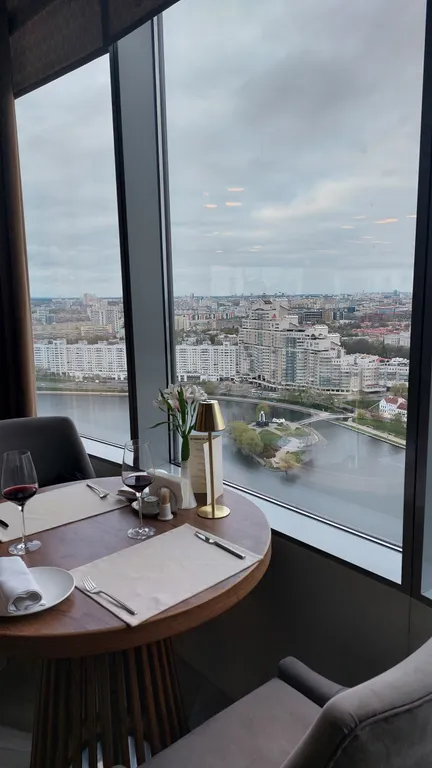 Квартира 4-комнатные апартаменты в самом центре рядом с ун. Гум и м. Купаловская — Минск