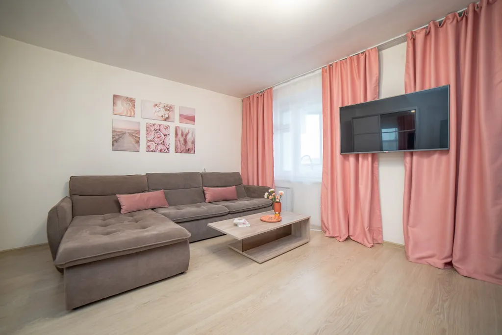 Квартира Квартира Малиновый отпуск — Екатеринбург