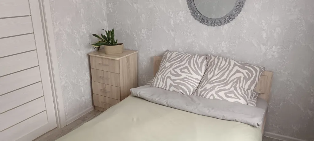 Уютная двухкомнатная квартира с хорошим ремонтом в тихом районе