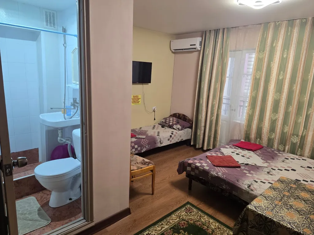 Квартира Квартира Семейное блаженство 3-х местный номер с балконом на 3-м этаже — Лазаревское