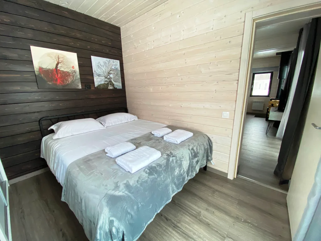 Коттедж Новый уютный дом с кондиционером на опушке леса в 20 минутах от города — Санкт-Петербург