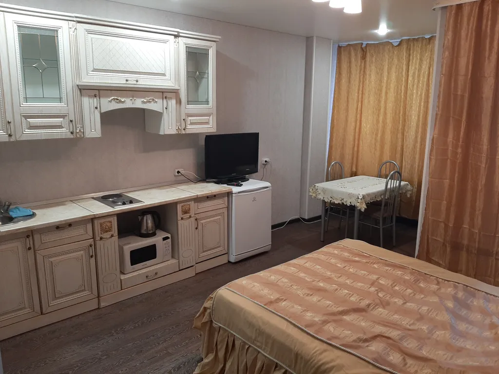 Квартира-студия с новым ремонтом, в самом удобном месте города