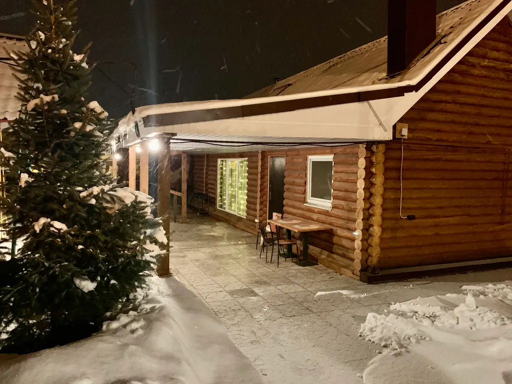 Уютный дом с можжевельником