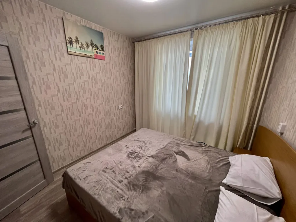 Квартира Двухкомнатная квартира рядом с ТЦ Июнь — Красноярск