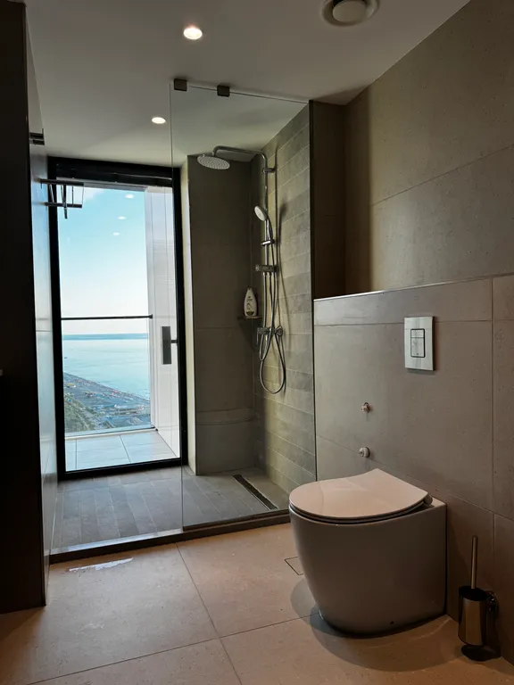 Апартамент на первой линии с видом на море