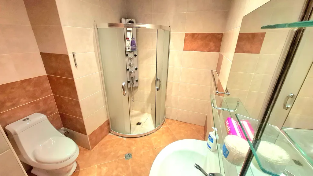 2-комнатная квартира в новопостроенном доме в центре