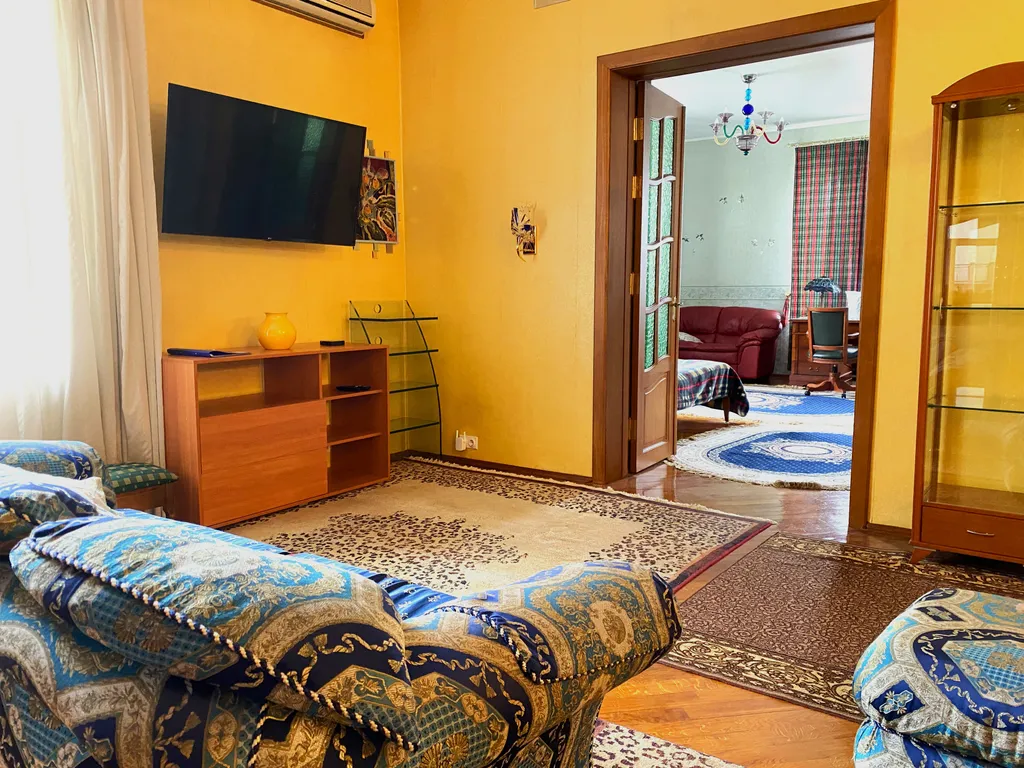 Квартира Уютная большая квартира около патриарших прудов — Москва