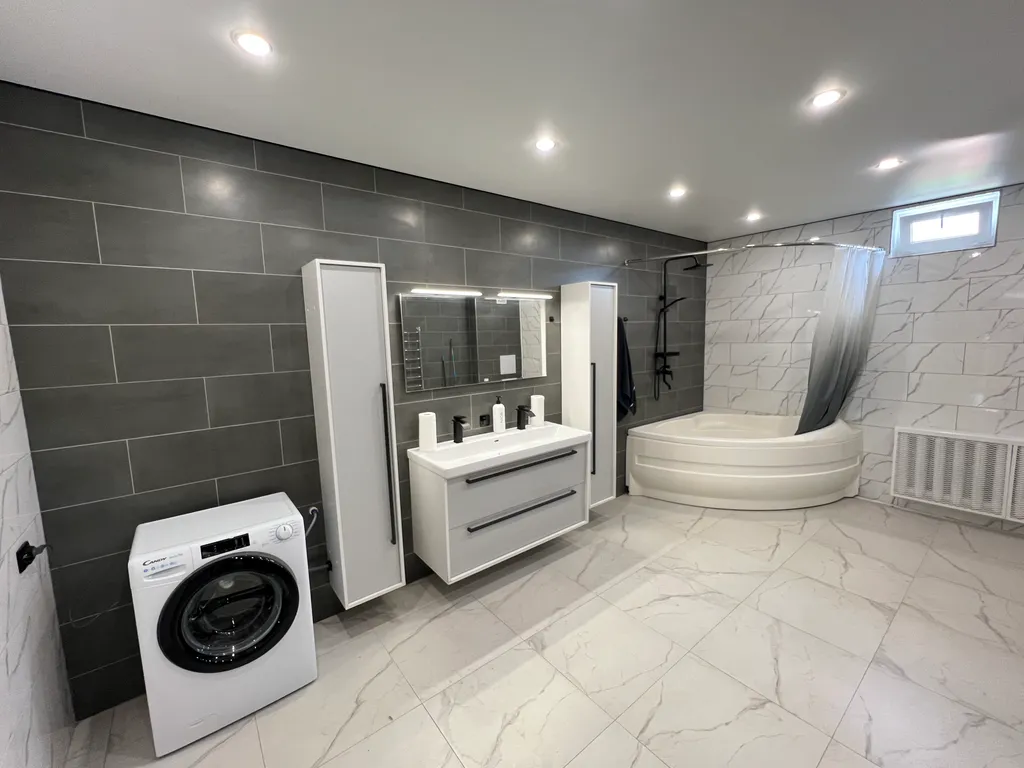 Дом с баней, бильярдом и бассейном в Подмосковье