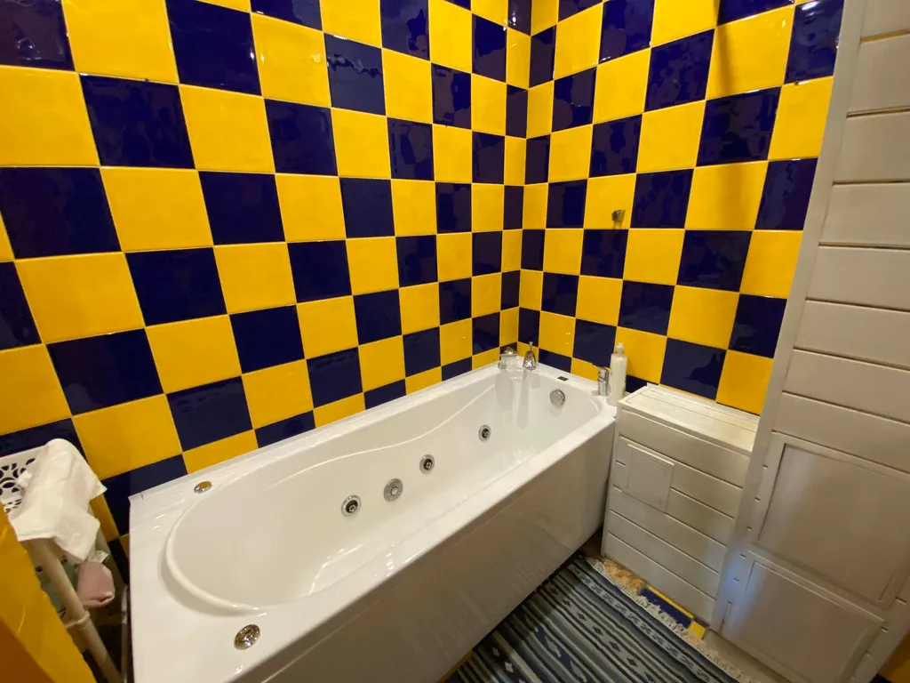 Рядом с трассой М4, уютная видовая квартира в центре города с джакузи