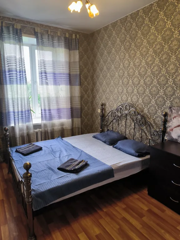 Отличная квартира рядом с вокзалами и транспортной развязкой — аренда посуточно в Белово