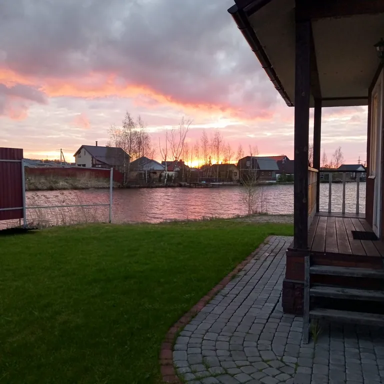 Дом на озере с сауной