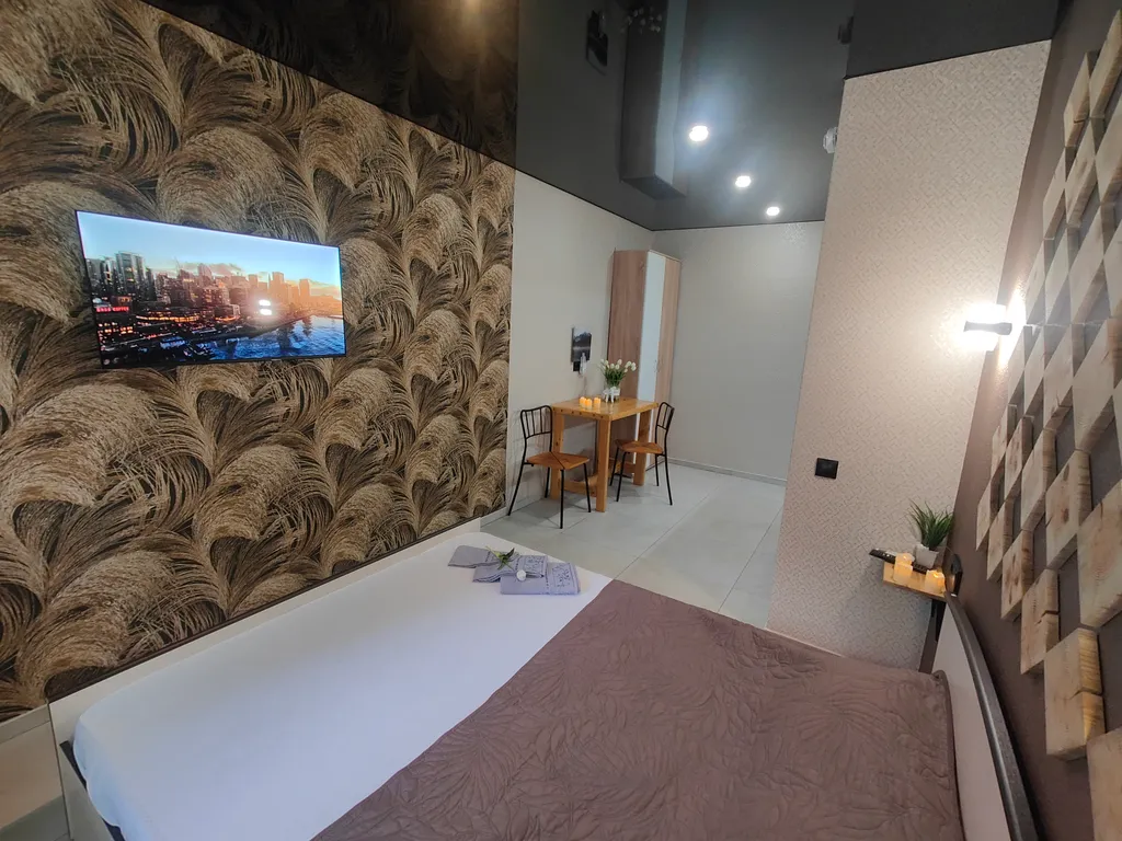 Квартира Уютная студия напротив университета и парка в центре Нефтяников — Омск