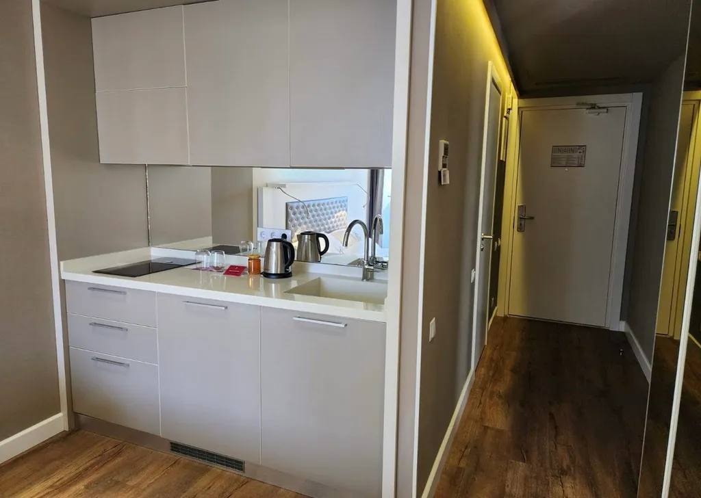 Квартира Квартира Апартамент с видом на первой линии моря в 5* Апарт-отеле — Батуми