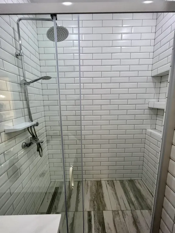 Двухуровневая евротрешка возле моря