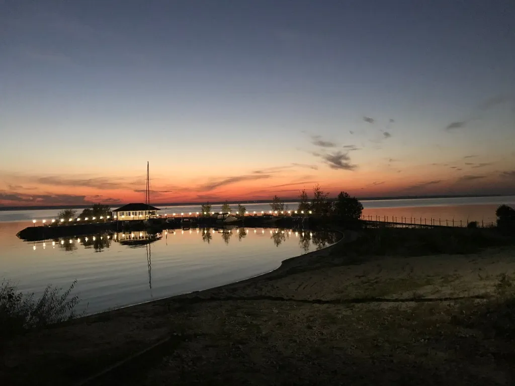 Дом на Горьковском море напротив спортивной базы Море спорта