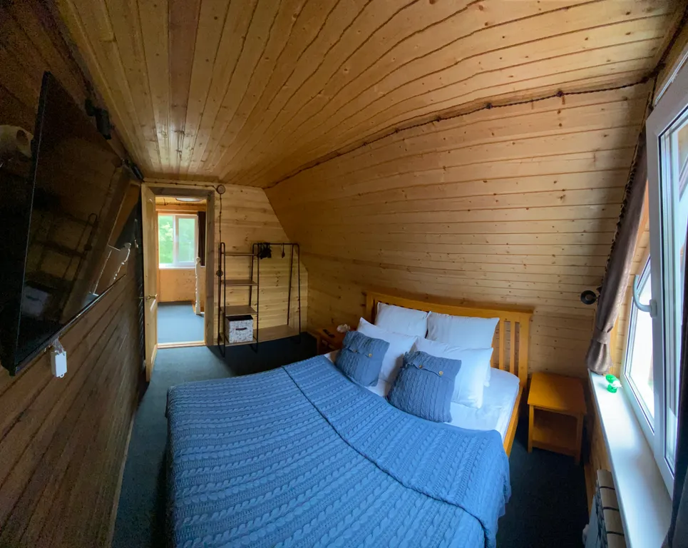 Домик с бассейном Арик