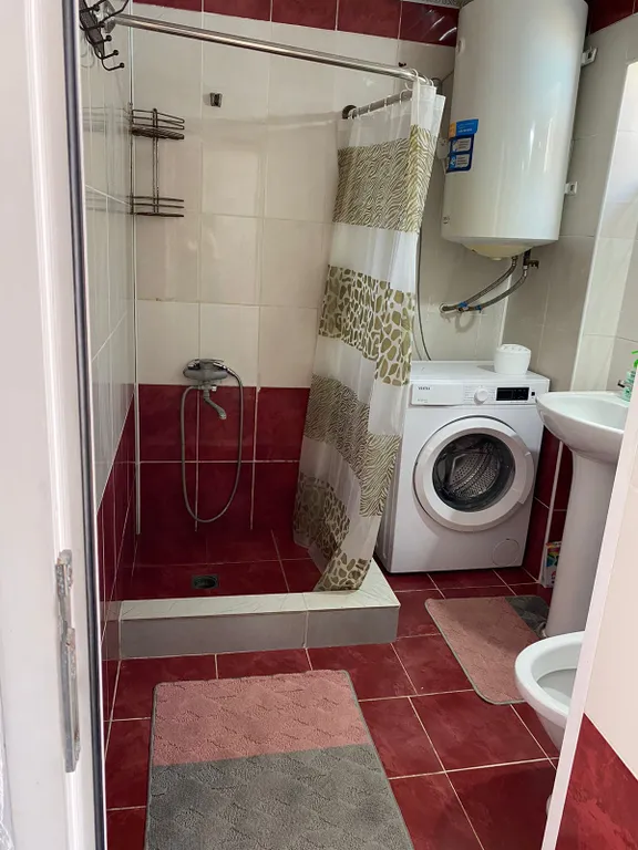 Дом, неподалеку от пляжа и набережной