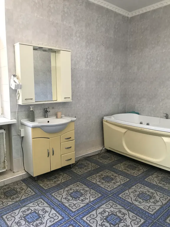 6-комнатный Дом