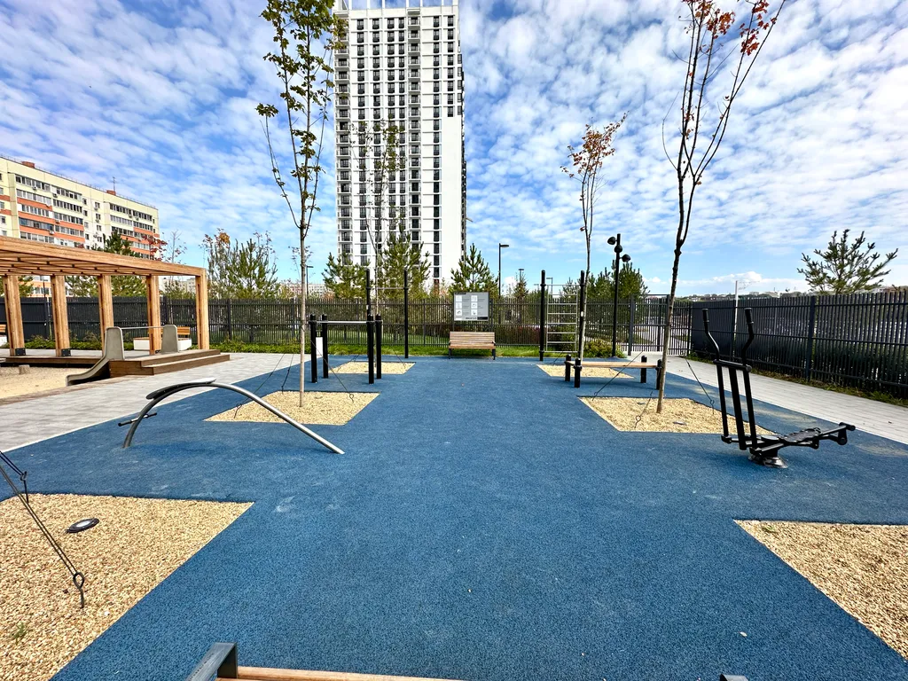 Студия с шикарным панорамным видом на набережную и реку Свияга