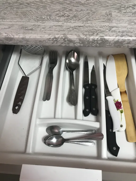 Однокомнатная квартира с окнами на парк Землячки рядом цирк, УДС Молот