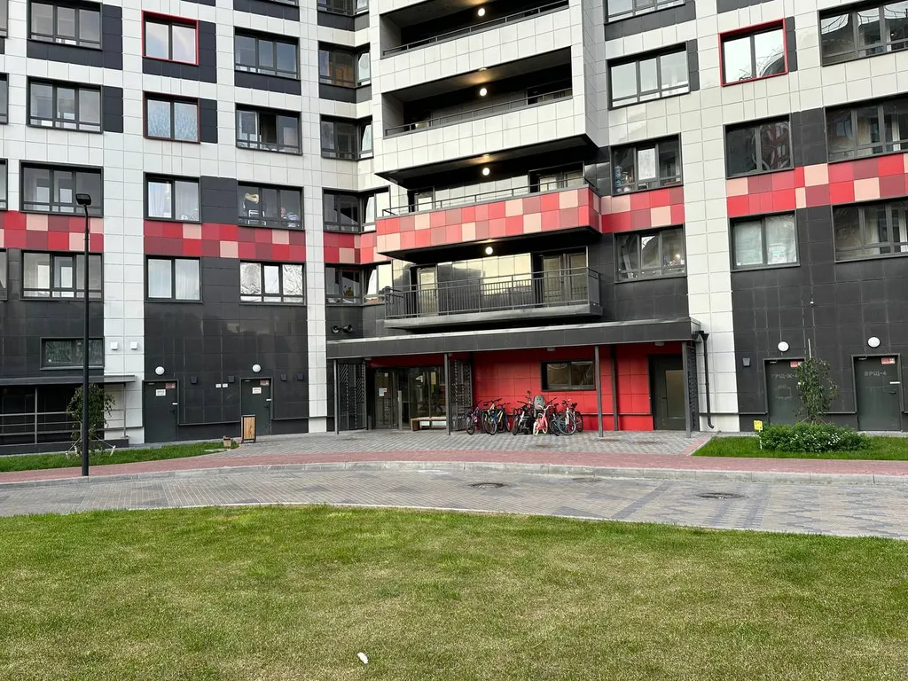 Уютная студия в новом доме у метро Девяткино.