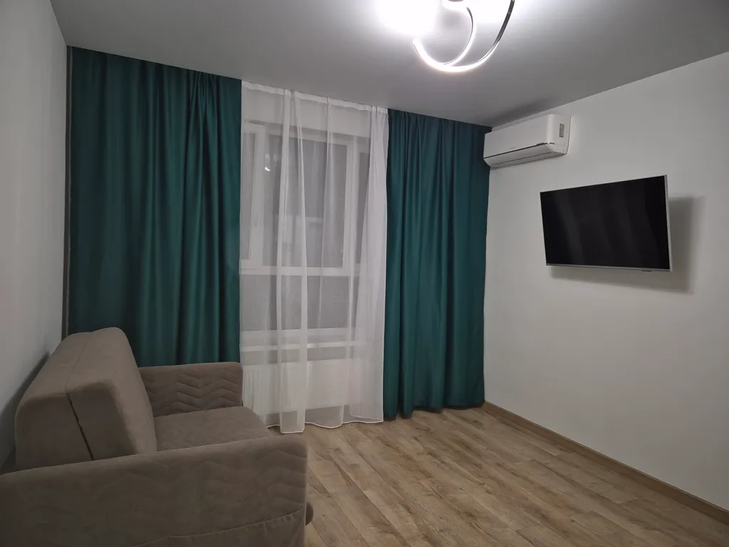 Современная квартира у Глобуса с быстрым выездом на трассу