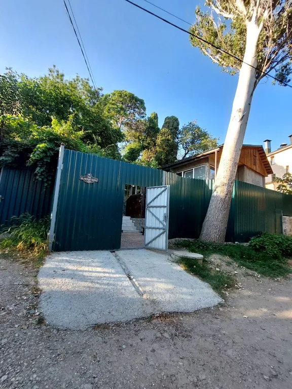 Дом у ручья