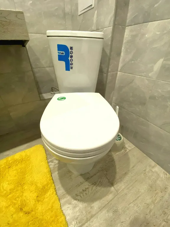 Уютная квартира-студия с диванчиком у торгового центра Вавилон