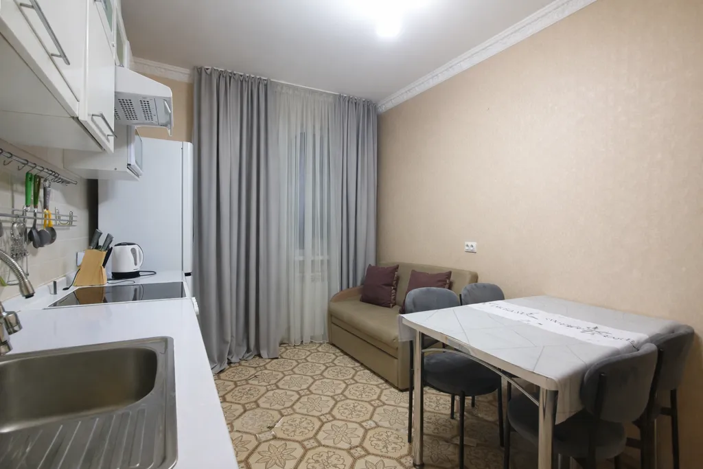 2-комнатная квартира на 23 этаже в ЖК Лазурный квартал