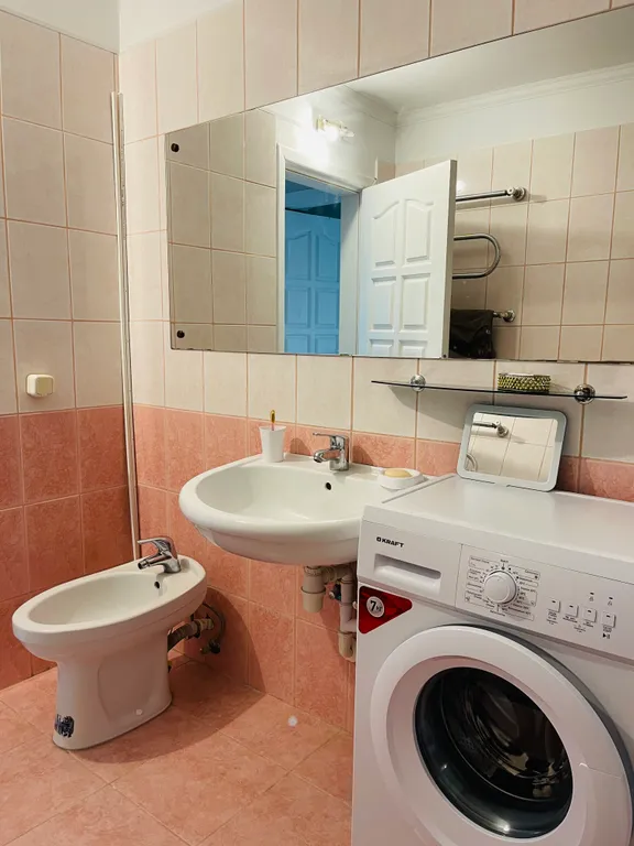 Апартаменты для большой семьи у моря в центре курортного города