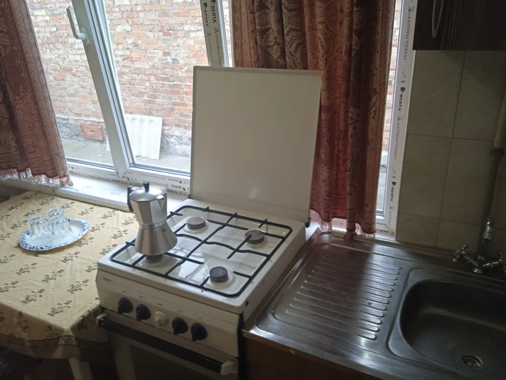 Простенькая комнатка в частном домике