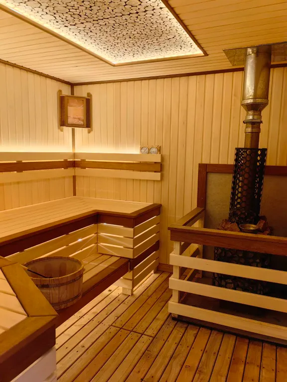 Дом на берегу озера с сауной и купелью