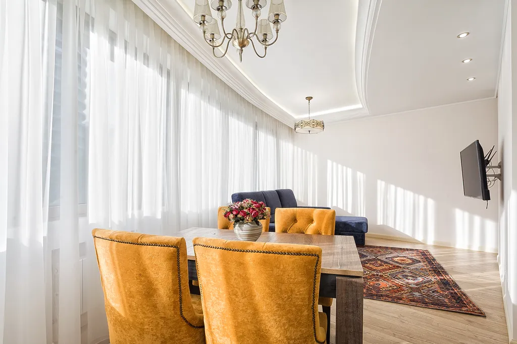 Квартира с отдельным залом и отдельной спальней с террасой на парк