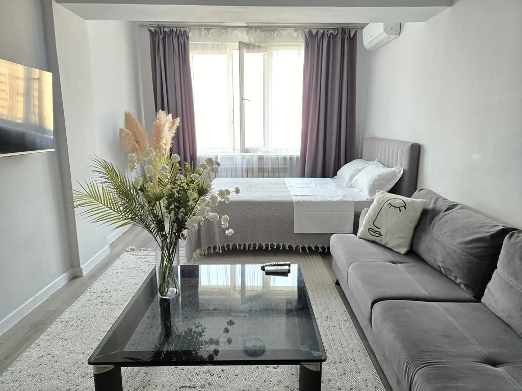 Квартира Интересная двушка в Молодежке — аренда посуточно в Алматы