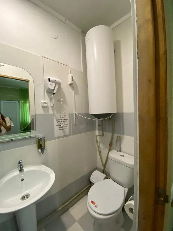 3-х мест номер с удоб и кондиционером у Сильвии в Феодосии на Степной.