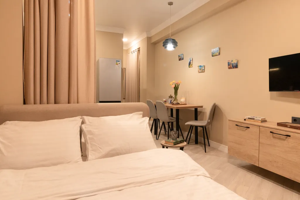 Студия у Массандровского парка в элитном районе Ялты