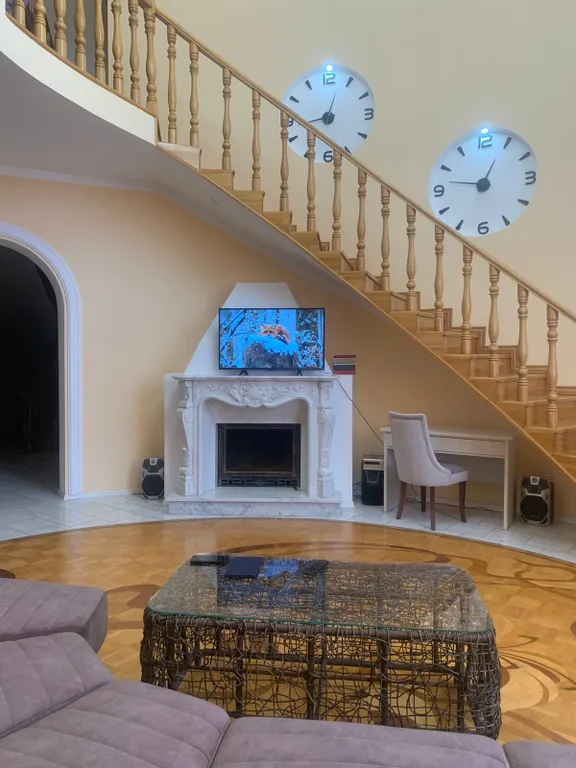 Уникальный, уютный, большой семейный дом. С видом на город