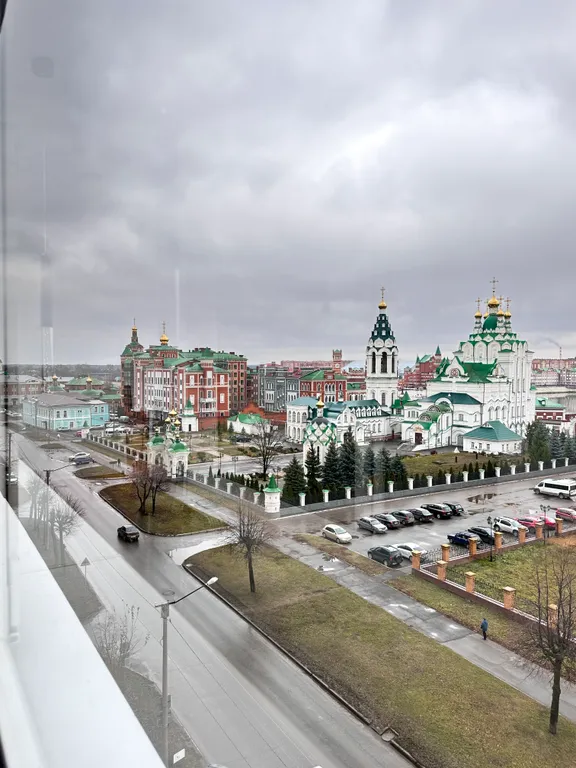 Видовая семейная двушка с детской комнатой