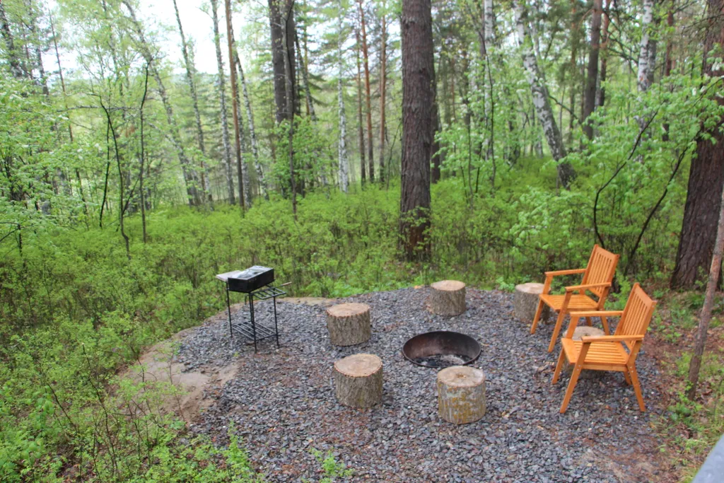 Уютный домик Серый A-Frame с террасой