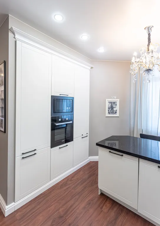 Большая квартира с видом на море