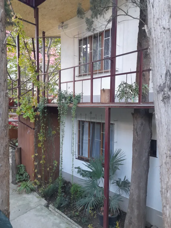 Студия в доме у моря