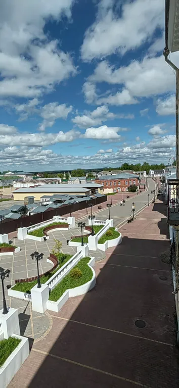 Квартира с 2 балконами, ПАРКОВОЧНЫМ местом и видом на водонапорную баш